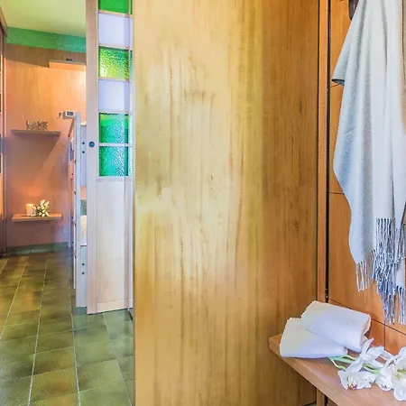Green House Apartment *