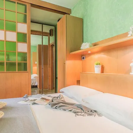 Green House Apartment *